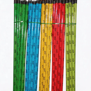 Manico in legno rivestito in PVC verde, blu, giallo, rosso, liscio, con estremità ad anello per scopa, mocio, rastrello - Product Image 2