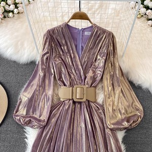 Vestido de talla única Sexy de manga larga de cintura alta con cordones metálico plisado con cuello en V vestido largo elegante con un columpio grande - Product Image 3