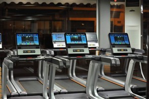 Equipo de Gimnasio de Alta Calidad, Caminadora con Pantalla Táctil, Caminadora de Uso Comercial para Gimnasios Deportivos - Product Image 5