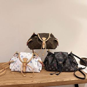 High-end Vintage <b>Magnetic</b> Snap PU <b>Material</b> Women's Style Crossbody Bag. Brand Designer Designs.2430 - Product Image 1