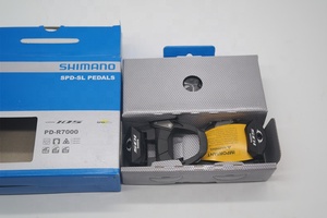 Pedales de Fibra de Carbono <span class=keywords><strong>SHIMANO</strong></span> <span class=keywords><strong>105</strong></span> <span class=keywords><strong>R7000</strong></span> <span class=keywords><strong>PD</strong></span>-<span class=keywords><strong>R7000</strong></span> con Juego de Placas SH11 Autoblocantes para Pedales SPD para Bicicletas de Carretera - Product Image 3