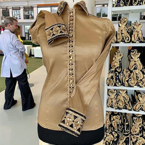 Veste de chemises d'exposition Western Bling faite à la main de haute qualité Couleurs assorties Conceptions en verre durable pour les produits de cheval - Product Image 1