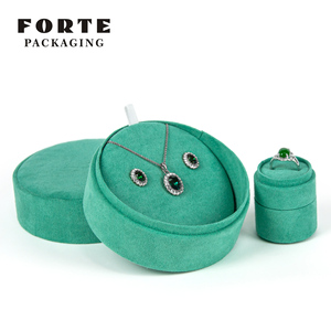 Emballage de <span class=keywords><strong>bijoux</strong></span> personnalisé avec logo OEM Forte, boîte à <span class=keywords><strong>bijoux</strong></span> ronde en microfibre de luxe en gros pour le rangement - Product Image 6