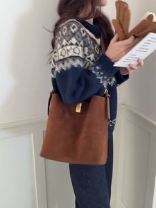 Koreaanse Emmertas In Herfst-En Wintersuède Met <span class=keywords><strong>Vintage</strong></span> Veelzijdige Schoudertas Met Grote Capaciteit En Letters - Product Image 4