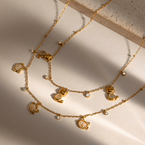 Collier J&D avec pendentif chaton et chien teckel en zircone cubique, hypoallergénique, plaqué or, bijou esthétique pour les amoureux des animaux - Product Image 6