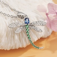 Huitan serie Animal moda libélula en forma de cadena colgante de latón Pave Zirconia Rhinestone Color plata colgante collar