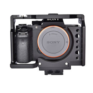 Venta caliente ligero DSLR cámara video Rig <span class=keywords><strong>Cage</strong></span> para <span class=keywords><strong>Sony</strong></span> <span class=keywords><strong>A7</strong></span> Siii III <span class=keywords><strong>IV</strong></span> Series DSLR Camera <span class=keywords><strong>Cage</strong></span> - Product Image 1