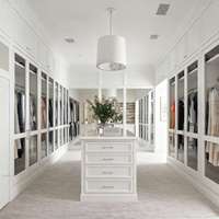 Armoire sur mesure BALOM, design moderne et fonctionnalité polyvalente