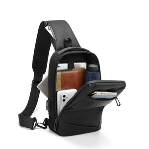 Bolsa masculina transversal, bolsa de ombro com carregamento usb - Product Image 4