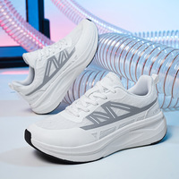 Chaussures de sport personnalisées de haute qualité, confortables, chaussures de course en maille de grande taille pour le marathon d'automne, respirantes avec semelle intérieure en EVA.