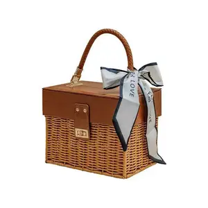 High end rattan handbag fashion shoulder cross-body box new fashion woven vegetable basket ladies case