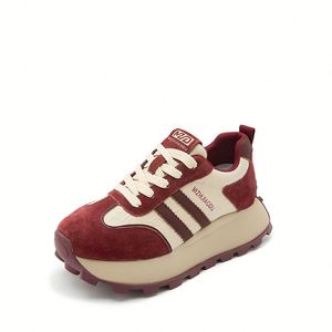 Chaussures de sport décontractées pour femmes, fabriquées en Chine, de haute qualité, personnalisées, simples, conçues pour la marche lente - Product Image 2