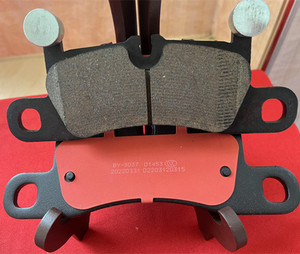 D1453 Chất lượng cao ô tô các bộ phận phanh nhà máy giá bán buôn, vật liệu gốm sứ, vật liệu kim loại thấp, phía sau bánh xe phanh miếng đệm - Product Image 1