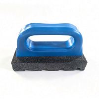 Bloc de tampon à récurer robuste rouge avec poignée ergonomique, éponge ponce pour le nettoyage des joints, des carreaux, des cuisinières, des éviers et des salles de bain