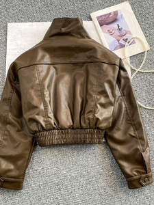 <span class=keywords><strong>Veste</strong></span> <span class=keywords><strong>en</strong></span> cuir PU ample et élégante pour <span class=keywords><strong>femme</strong></span>, style rétro avancé, couleur curry, col rembourré <span class=keywords><strong>en</strong></span> velours, coupe sportive, hiver 2025 - Product Image 4