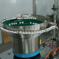 Machine de remplissage automatique pneumatique d'aérosols à commande PLC, haute précision, 1000-3000 BPH, pour produits chimiques, boissons, huiles et sachets