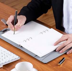 Libreta Inteligente Compacta de Tapa Blanda de Cuero Personalizable con Banco de Energía de 8000mAh y Memoria USB de 8GB con Cierre Magnético para Regalo - Product Image 3