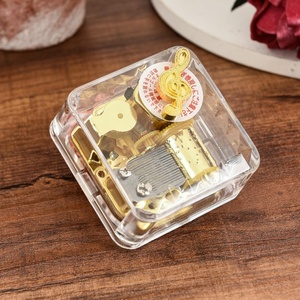 Carillon Quadrato in Acrilico Trasparente Placcato Oro Ever Bright con Meccanismo a Manovella, <span class=keywords><strong>Canzone</strong></span> 'You Are My Sunshine' 120 Secondi - Product Image 4