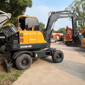 Mini-excavatrice sur pneus Hyundai 60WVS d'occasion, 6 tonnes, avec moteur et boîte de vitesses, prix bas - Product Image 6