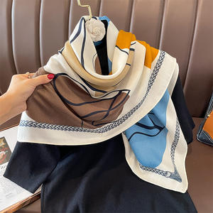 حجاب نسائي ملايشي عصري وفريد ذو ألوان متداخلة وغطاء رأس مربع ومطبوع من الحرير، وشاح من الحرير المضلع، وشاح شعر من الحرير - Product Image 3