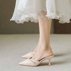 Sandalias de verano de nuevo estilo para mujer con tiras de hebilla de una pieza, tacones altos, lazo y detalles de perlas - Product Image 2