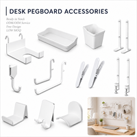 Kit d'accessoires modulaires en plastique pour panneau perforé mural DIY : crochets et paniers