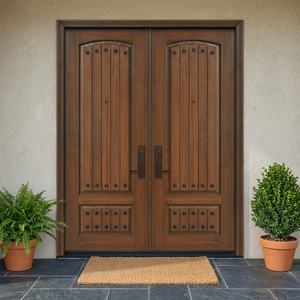 Porte d'entrée double en bois traditionnel avec panneaux verticaux et finition antique pour usage résidentiel - Product Image 1