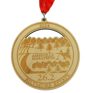 Fábrica de Medallas, Soporte de Madera Personalizado para Medallas, Medalla de Madera Personalizada para Maratón y Carreras con Logotipo Grabado con Láser a Color - Product Image 3