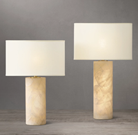 Lampe de table moderne en albâtre, style pilier, E26, rétroéclairée, avec finitions en laiton flexibles et abat-jour en lin, pour décoration résidentielle et hôtelière, LED
