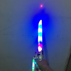 Épée lumineuse avec pointeur laser pour enfants, jouet en plastique, spectacle de lumière clignotante, cadeau de fête unisexe de 5 à 7 ans - Product Image 1