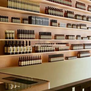 Make-up-Ideen Großhandel von Mac Cosmetics Display Showcase Shop Kosmetik Shop Design Schild