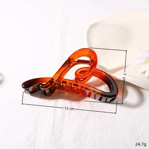 Pinza de Pelo de Plástico con Degradado de Color en Forma de Corazón, Accesorios de Pelo Geométricos de Moda para Mujer, Venta al por Mayor - Product Image 2