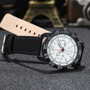 Nouvelle montre à <span class=keywords><strong>quartz</strong></span> multifonctionnelle pour homme, lumineuse, pour <span class=keywords><strong>les</strong></span> affaires et <span class=keywords><strong>les</strong></span> activités de plein air, boîtier en alliage, bracelet en acrylique, grand cadran de 50 mm - Product Image 3