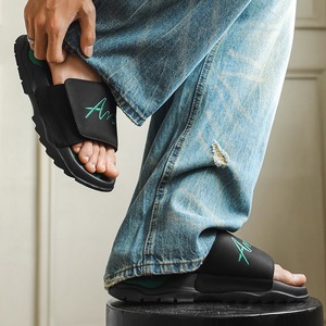 Nouvelles sandales plates décontractées et respirantes pour hommes, tendance été 2025 – Idéales pour la plage et l'extérieur - Product Image 4