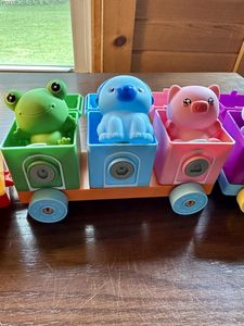 Juguetes de trenes de animales con cerraduras y llaves, juego de trenes para contar y clasificar, juguetes de aprendizaje Montessori de animales - Product Image 2