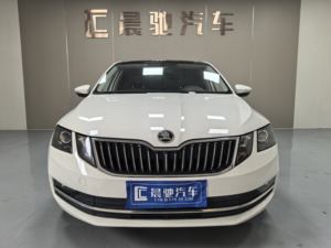Usado 2019 Skoda <span class=keywords><strong>Octavia</strong></span> 1,4 T (230) Automático Inteligente Edición de Lujo - Product Image 2