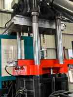 Mesin Cetak Injeksi Karet Horizontal Berbiaya Rendah yang Dikendalikan PLC untuk Aksesoris Kabel Penangkal Petir Insulator Bushing