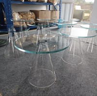 Table basse en verre artistique minimaliste nordique de luxe léger, mobilier de salon moderne et mobile, table d'angle unique et tendance