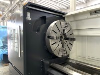 Petit tour CNC pour usage en atelier, idéal pour le tournage de brides, de raccords et de pièces standard avec une grande précision