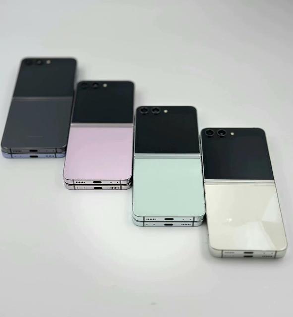 AA+ Hot Selling New Product Sam Z Flip5 5G LTE Foldable Smartphone 256G RAM AMOLED Screen