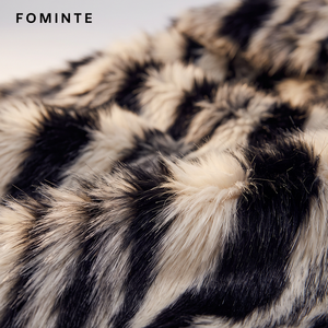 <span class=keywords><strong>Cappotto</strong></span> Corto Donna in Pelliccia Sintetica Stampa Zebra Lusso, Giacca Invernale Calda e Soffice con Ampio Risvolto, Trendy con Motivo Animale, Capospalla Corto 2026 - Product Image 5