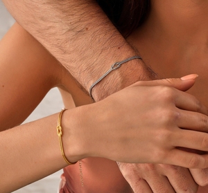 Pulsera <span class=keywords><strong>de</strong></span> Acero Inoxidable con Nudo <span class=keywords><strong>de</strong></span> Amor Chapada en Oro, Joyería <span class=keywords><strong>de</strong></span> Unidad y Amistad, Pulsera a Juego para Parejas, para Novio y Novia - Product Image 4