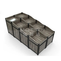 Modulair, zwaarbelastbaar metalen en houten supermarkt-displayrek met schappen voor levensmiddelen en een standaard voor fruit/groenten.