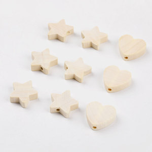 Perles en bois naturel en forme de cœur et d'étoile 20 mm pour artisanat DIY et décoration intérieure - Product Image 2