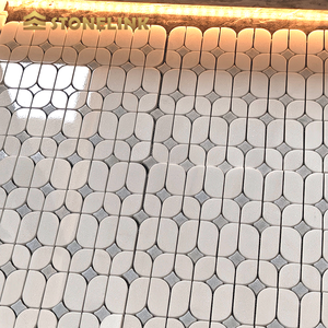 Mosaico in Marmo Bianco di Thassos con Design Unico e Mosaico di Conchiglie - Product Image 3