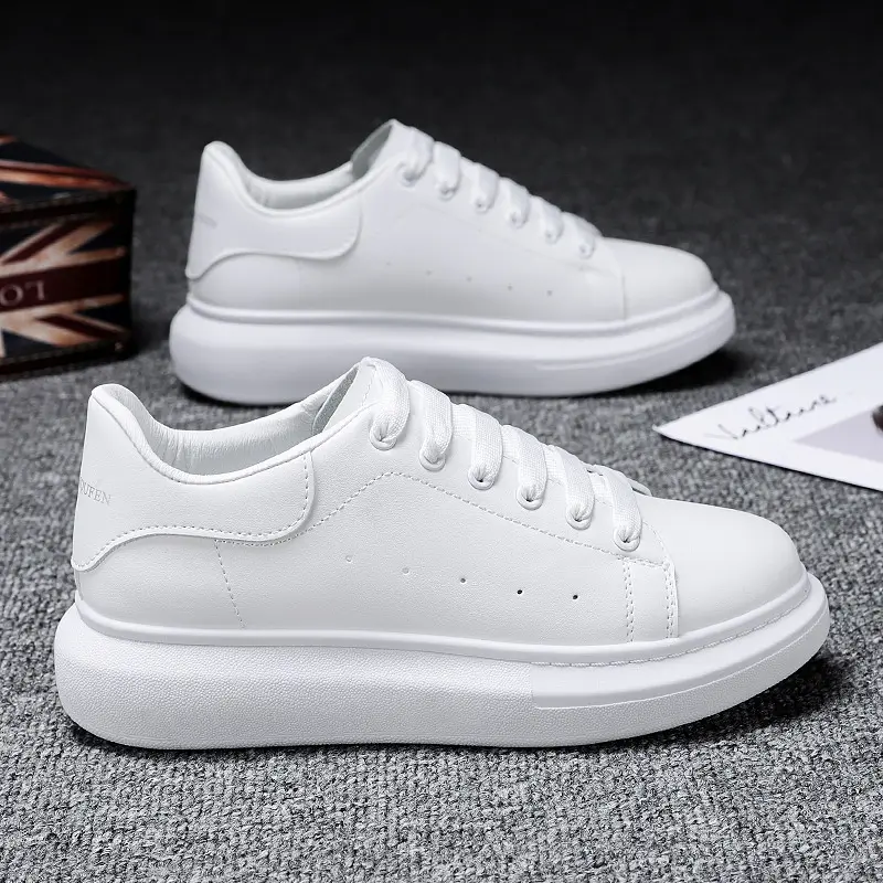 Zapatos blancos pequeños con logotipo personalizado para parejas, transpirables, multicolor, tacón grueso, zapatos informales con realce interior para hombres