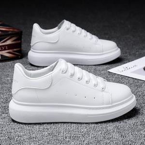 <span class=keywords><strong>Scarpe</strong></span> Casual da <span class=keywords><strong>Uomo</strong></span> <span class=keywords><strong>con</strong></span> Logo Personalizzato, Modello Scarpa Bianca Piccola per Coppie, Traspiranti, Multicolore, <span class=keywords><strong>con</strong></span> <span class=keywords><strong>Tacco</strong></span> Spesso e Rialzo Interno - Product Image 1