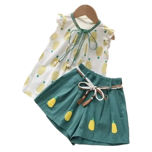 Set di Abbigliamento Estivo per Bambine Personalizzabile OEM all'Ingrosso, Top Floreale e Pantaloncini, Completo 2 Pezzi - Product Image 1