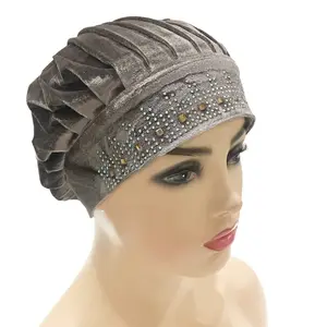 Großhandel Mode Gold Samt Hot Strass Gefaltetes Kopftuch Arabisches Kopftuch Damen Chemo therapie Hut Schlafmütze