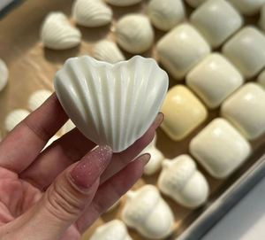 ของเล่นบีบคลายเครียดเนื้อนุ่ม ยืดหยุ่น กลิ่นขนมปังนม สำหรับเด็กอายุ 5-7 ปี ขายส่ง - Product Image 2